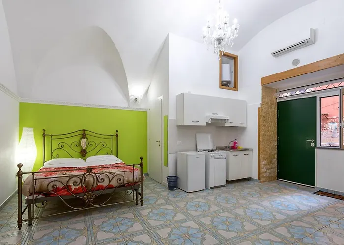 Nacity Holiday Home